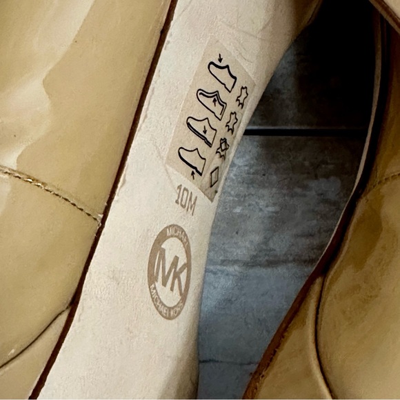 Michael Michael Kors Ionna Nude Beige Patent Leather Round Toe Platform Heels 10 - Picture 5 of 15